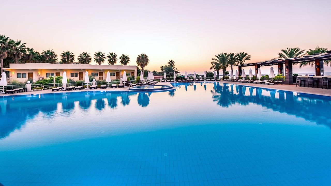 Vuni Palace Luxury Resort & Beach & Casino Kyrenia  Exteriör bild