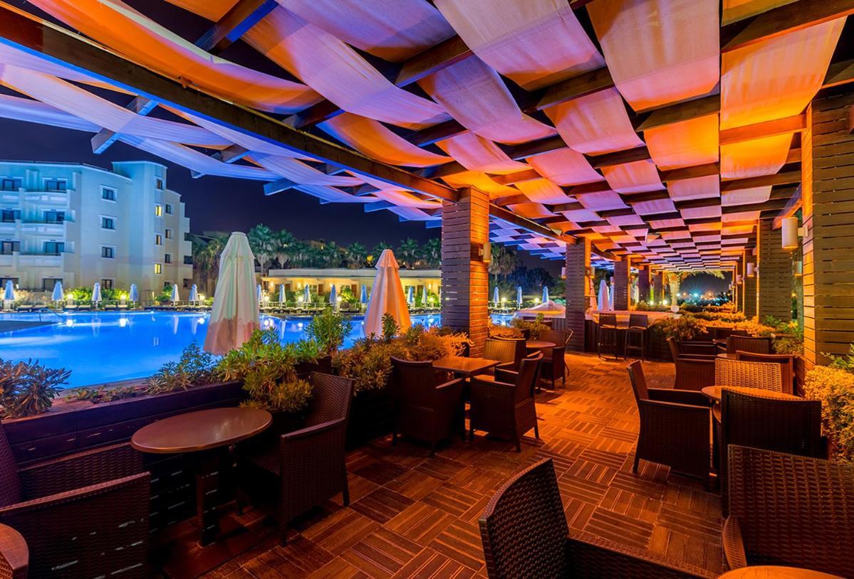Vuni Palace Luxury Resort & Beach & Casino Kyrenia  Exteriör bild