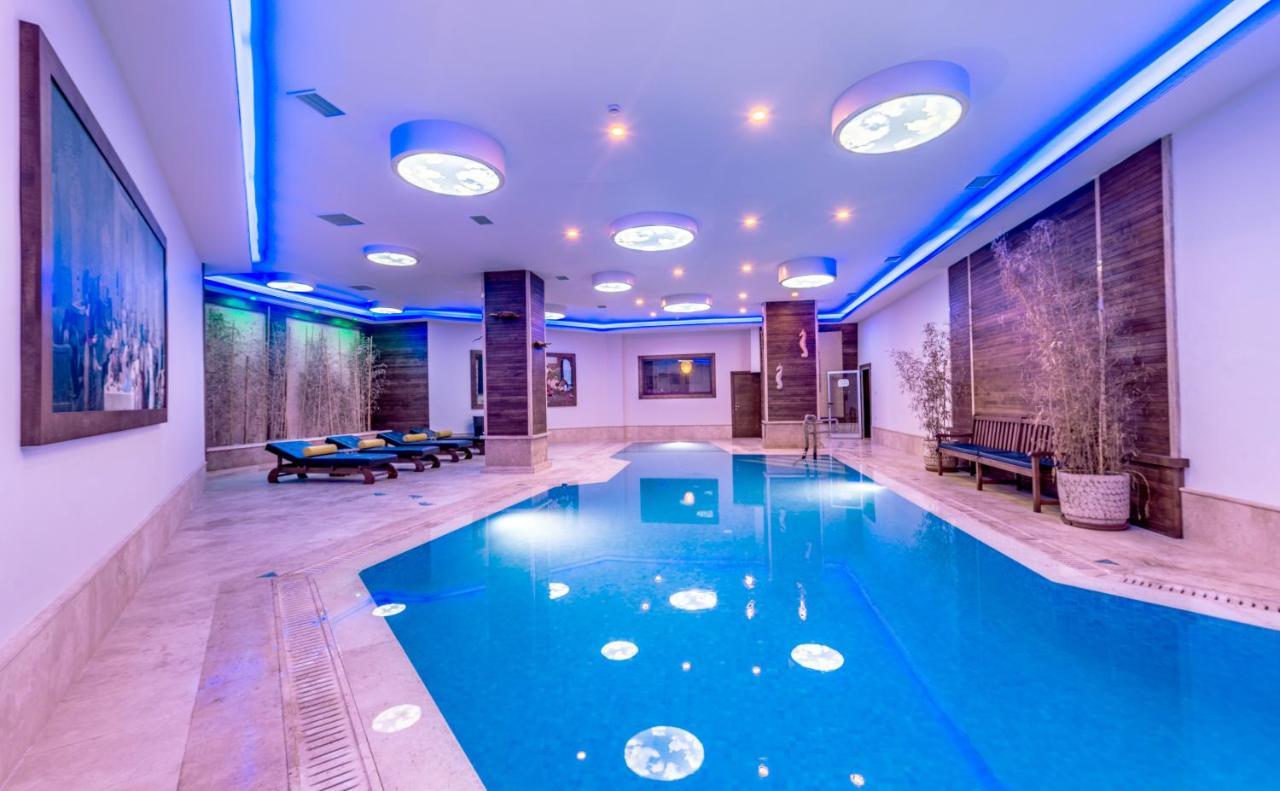 Vuni Palace Luxury Resort & Beach & Casino Kyrenia  Exteriör bild