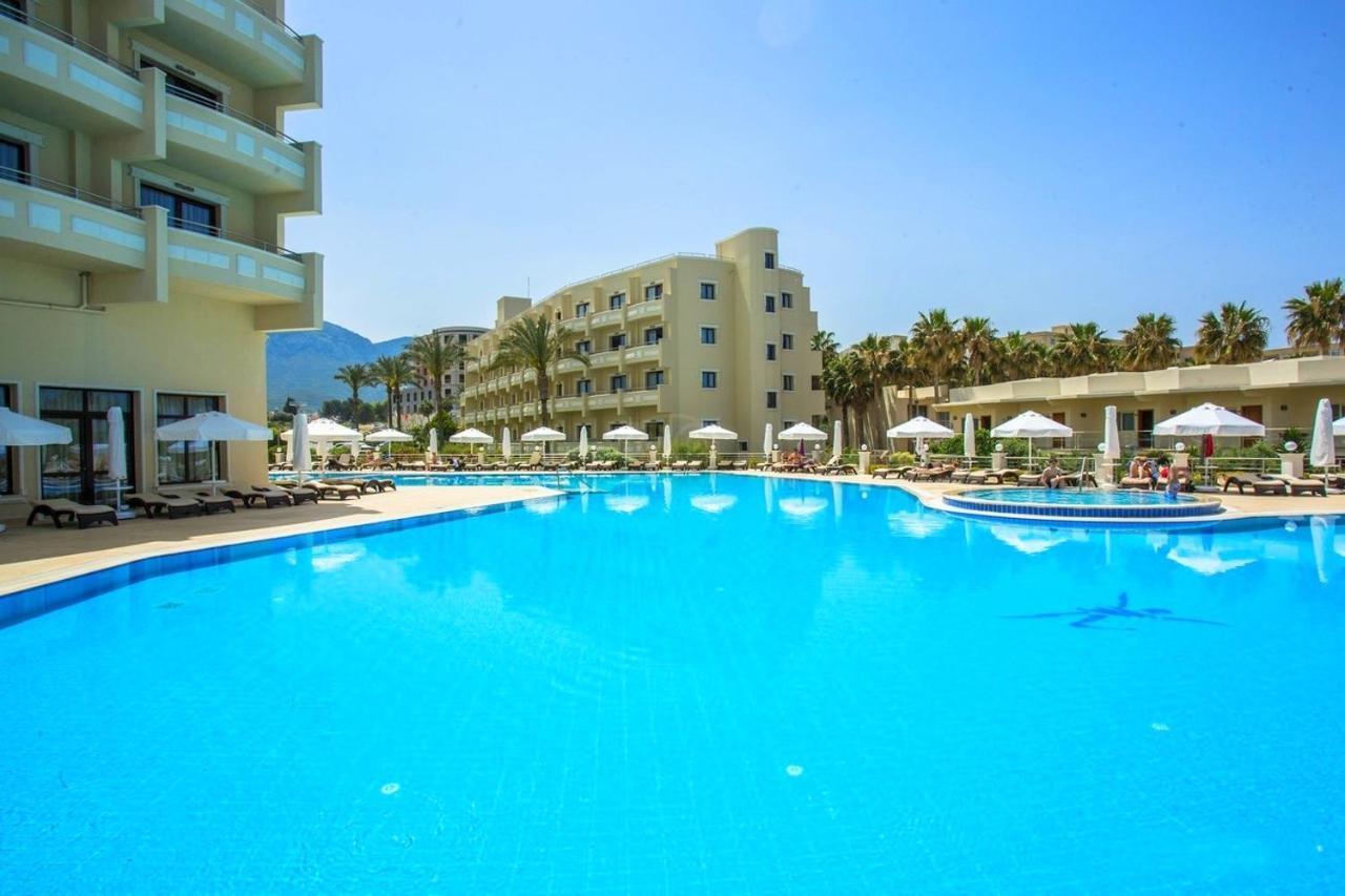 Vuni Palace Luxury Resort & Beach & Casino Kyrenia  Exteriör bild